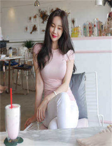 美女被人操网站